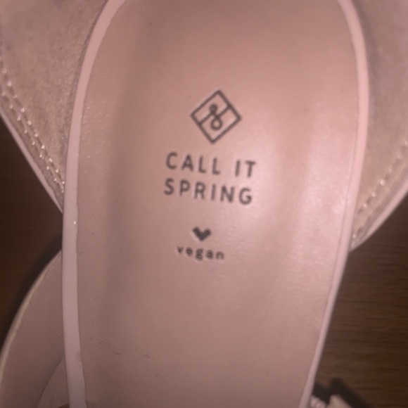 Call it spring VEGAN heels - Picture 3 of 4